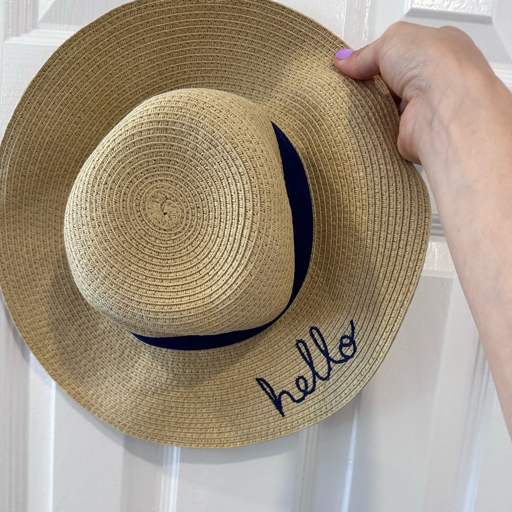 NWOT Carter’s sun hat 2T-4T